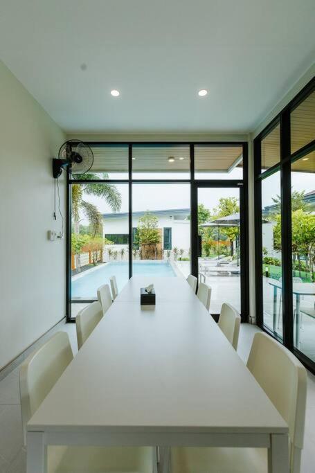Cheeva Pool Villa Khao Lak Buitenkant foto