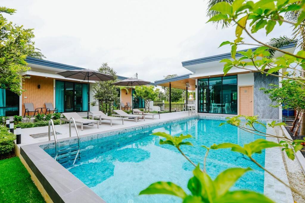 Cheeva Pool Villa Khao Lak Buitenkant foto