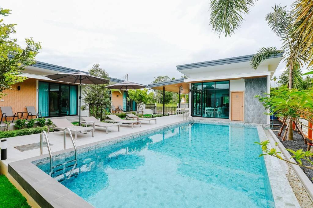 Cheeva Pool Villa Khao Lak Buitenkant foto