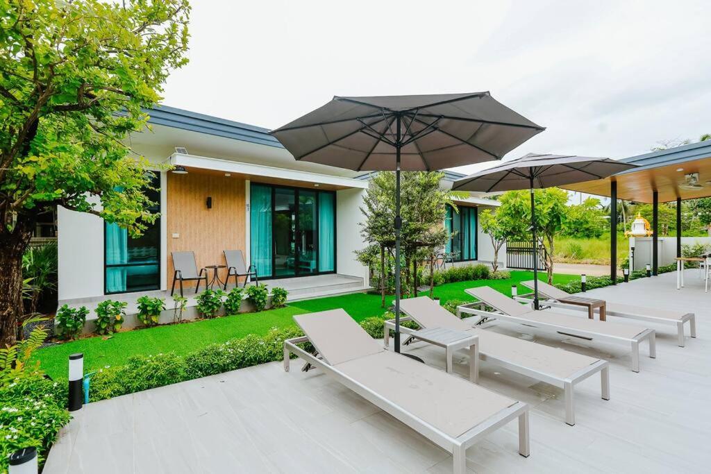 Cheeva Pool Villa Khao Lak Buitenkant foto